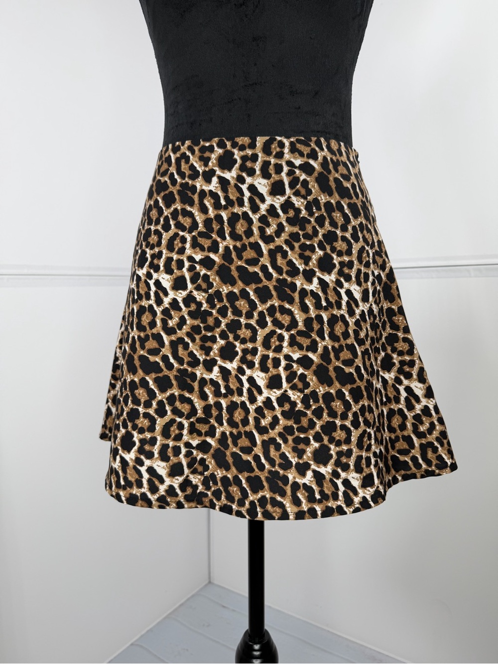 NWT Boohoo Leopard Print Mini Skirt Size 6 Brown A-Line Animal Print